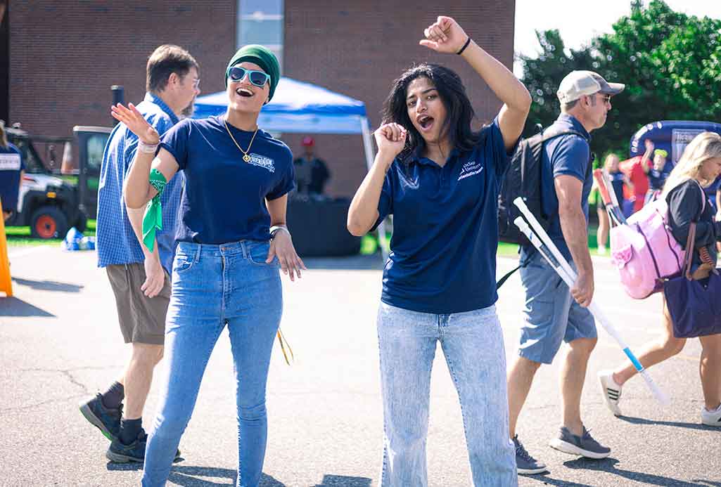 student leaders during move-in