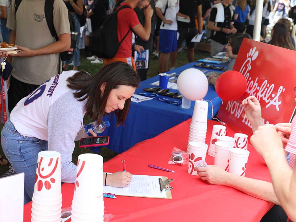 student signing up for internship